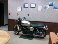 1-2012 Triumph Bonnevile- 20 Jun 2012.webp