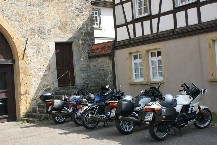 [Image: 898d84409ace87029c4c0d14d981a3d4.jpg]